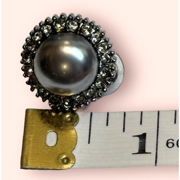 St. John  Vintage Gray Faux Pearl Crystal Rhinestone Clip on Earrings GORGEOUS!! - Picture 7 of 7